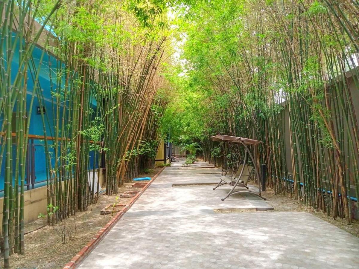 Beach Walk Boutique Resort Bangsaen Zewnętrze zdjęcie